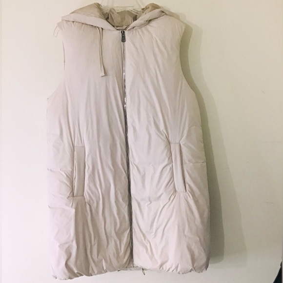 Bernardo Jackets & Blazers - Bernardo Love Tan Puffer Hooded Vest NWOT